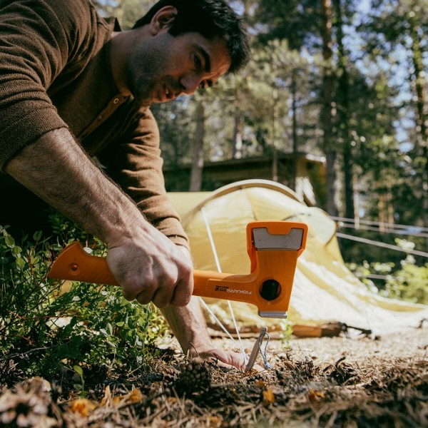 Фото - Топор Fiskars Х13 + точило (1075437)